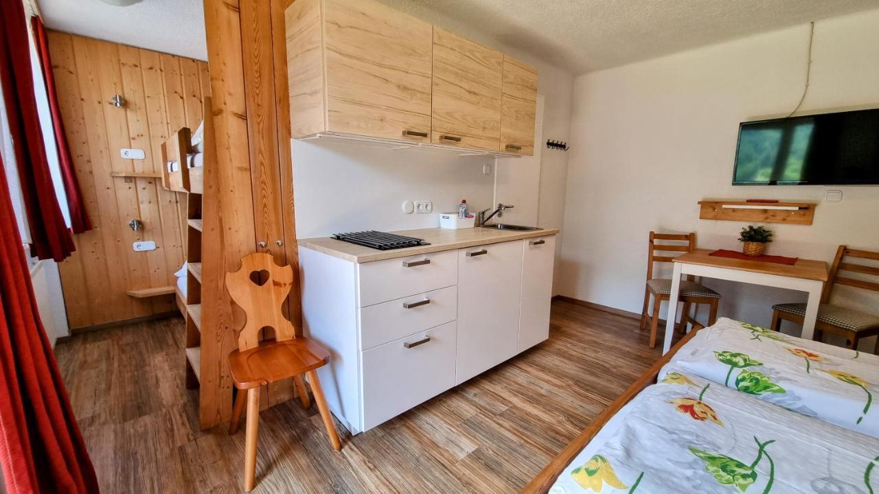 Gaestehaus Landhaus Tyrol Gries im Sellrain Exterior photo