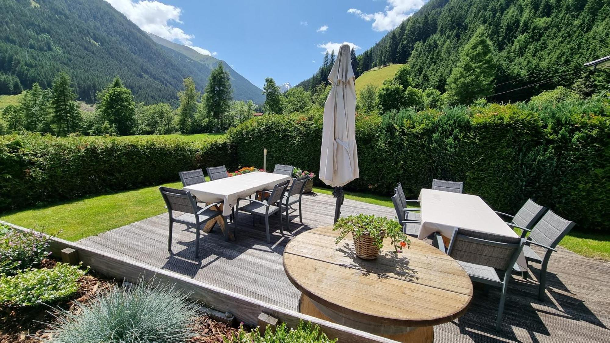 Gaestehaus Landhaus Tyrol Gries im Sellrain Exterior photo