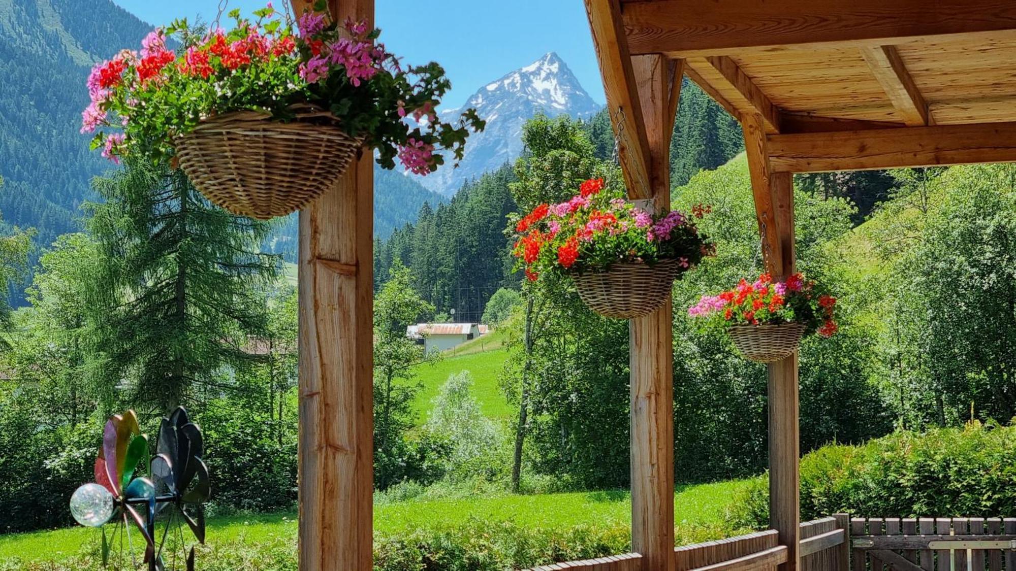 Gaestehaus Landhaus Tyrol Gries im Sellrain Exterior photo