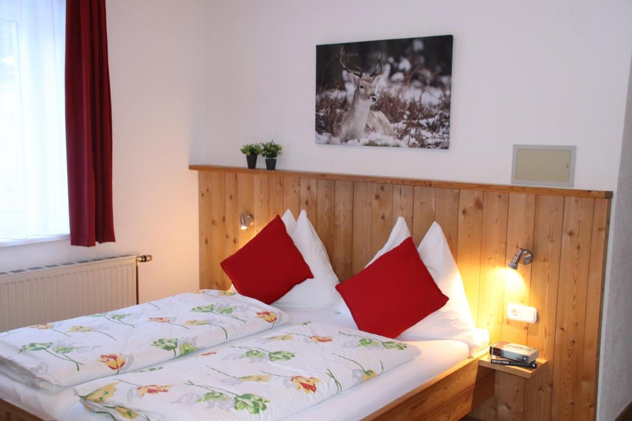 Gaestehaus Landhaus Tyrol Gries im Sellrain Exterior photo